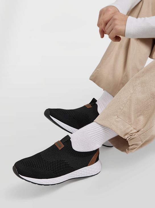 bench slip-on trainers black deichmann